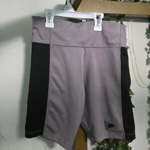 Nike Women's Black and Purple  Bike Shorts